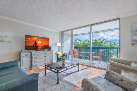 Condo in Lauderhill, Florida, 2 bedrooms  № 2086017 - photo 7
