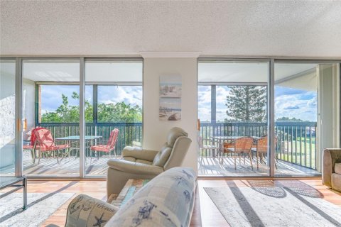 Condo in Lauderhill, Florida, 2 bedrooms  № 2086017 - photo 5