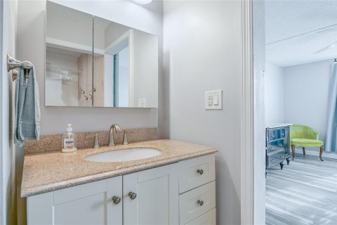 Condo in Lauderhill, Florida, 2 bedrooms  № 2086017 - photo 20