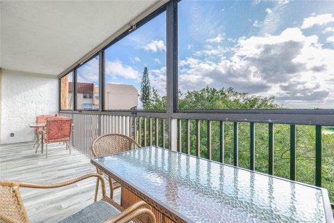 Condo in Lauderhill, Florida, 2 bedrooms  № 2086017 - photo 2