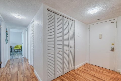 Condo in Lauderhill, Florida, 2 bedrooms  № 2086017 - photo 29