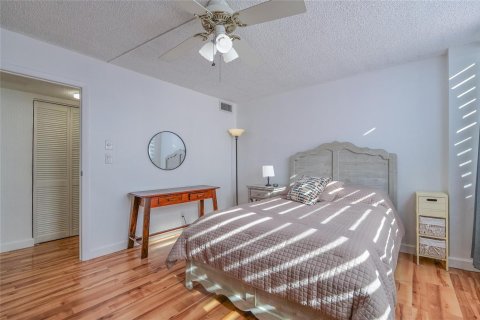 Condo in Lauderhill, Florida, 2 bedrooms  № 2086017 - photo 24