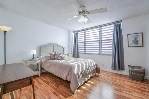 Condo in Lauderhill, Florida, 2 bedrooms  № 2086017 - photo 23