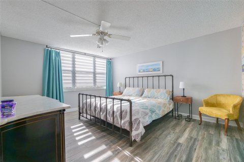 Condo in Lauderhill, Florida, 2 bedrooms  № 2086017 - photo 17