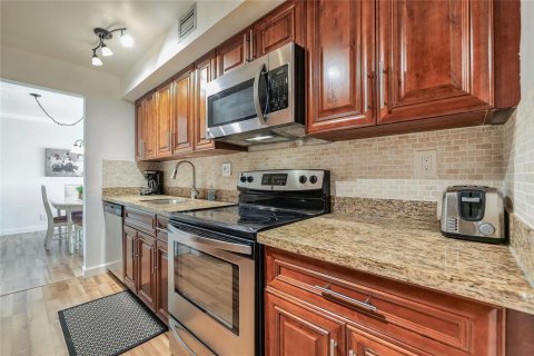 Condo in Lauderhill, Florida, 2 bedrooms  № 2086017 - photo 15