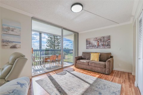 Condo in Lauderhill, Florida, 2 bedrooms  № 2086017 - photo 6