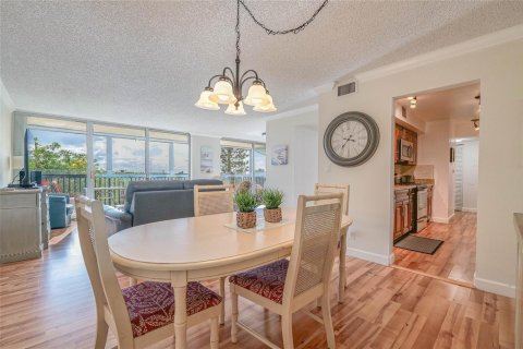 Condo in Lauderhill, Florida, 2 bedrooms  № 2086017 - photo 12