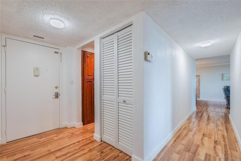 Condo in Lauderhill, Florida, 2 bedrooms  № 2086017 - photo 28