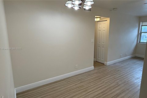 Copropriété à vendre à Coral Springs, Floride: 2 chambres, 71.35 m2 № 1874726 - photo 16