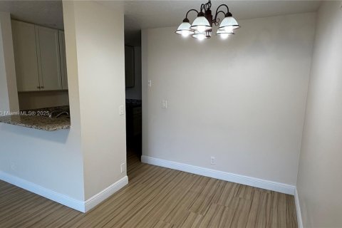 Copropriété à vendre à Coral Springs, Floride: 2 chambres, 71.35 m2 № 1874726 - photo 17