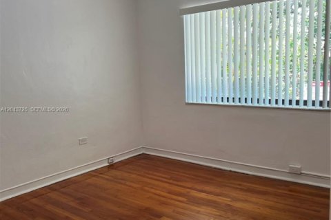 Appartement à louer à Miami, Floride: 1 chambre, 1515.61 m2 № 2272393 - photo 6