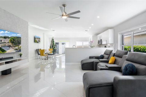 Villa ou maison à vendre à Lake Worth, Floride: 4 chambres, 214.14 m2 № 1987289 - photo 2