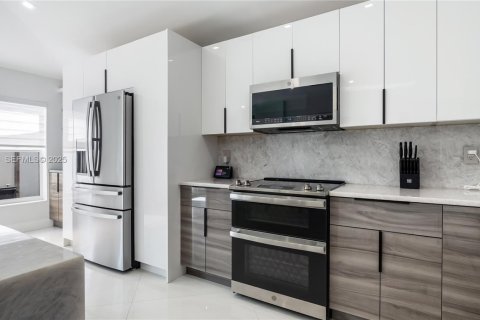 Villa ou maison à vendre à Lake Worth, Floride: 4 chambres, 214.14 m2 № 1987289 - photo 8