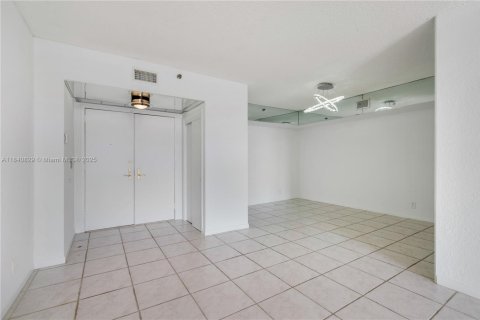 Condominio en venta en Aventura, Florida, 2 dormitorios, 130.06 m2 № 1830213 - foto 6