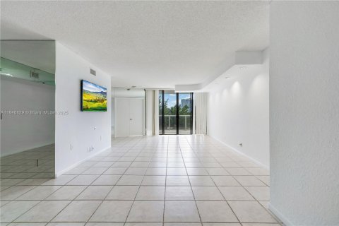 Condominio en venta en Aventura, Florida, 2 dormitorios, 130.06 m2 № 1830213 - foto 2