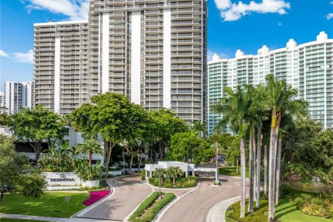 Condominio en venta en Aventura, Florida, 2 dormitorios, 130.06 m2 № 1830213 - foto 1