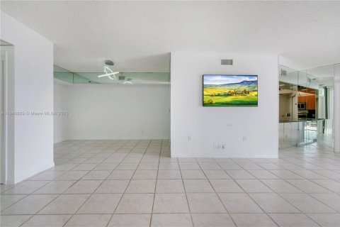 Condominio en venta en Aventura, Florida, 2 dormitorios, 130.06 m2 № 1830213 - foto 5