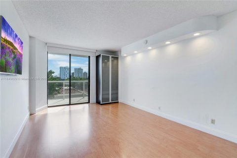 Condominio en venta en Aventura, Florida, 2 dormitorios, 130.06 m2 № 1830213 - foto 14
