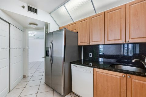 Condominio en venta en Aventura, Florida, 2 dormitorios, 130.06 m2 № 1830213 - foto 11