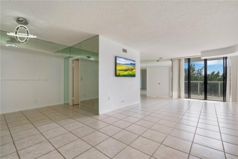Condominio en venta en Aventura, Florida, 2 dormitorios, 130.06 m2 № 1830213 - foto 4