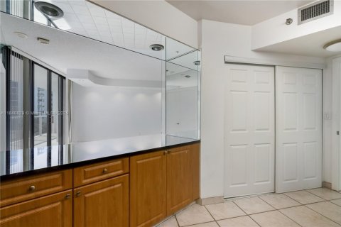 Condominio en venta en Aventura, Florida, 2 dormitorios, 130.06 m2 № 1830213 - foto 12