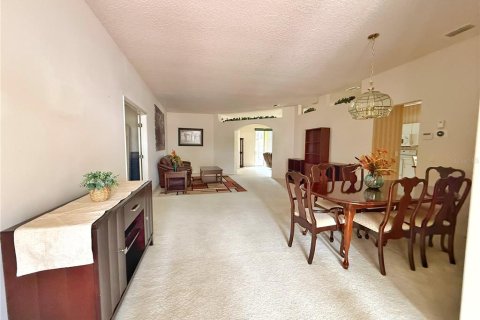 House in Clermont, Florida 2 bedrooms, 184.78 sq.m. № 2098744 - photo 7