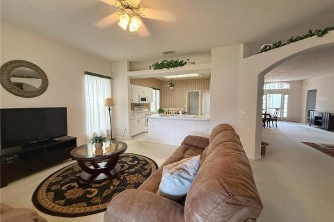 House in Clermont, Florida 2 bedrooms, 184.78 sq.m. № 2098744 - photo 15