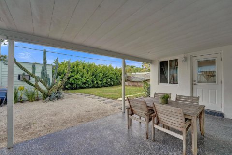 House in Oakland Park, Florida 2 bedrooms, 104.24 sq.m. № 2272469 - photo 14