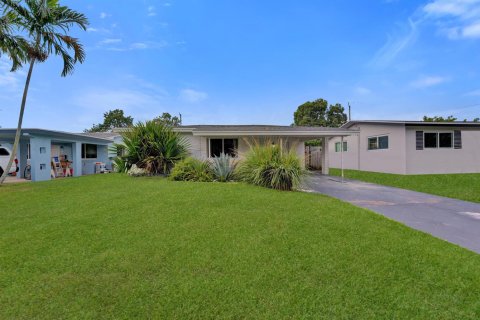 House in Oakland Park, Florida 2 bedrooms, 104.24 sq.m. № 2272469 - photo 5