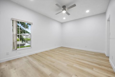 House in Orlando, Florida 3 bedrooms, 151.52 sq.m. № 1829586 - photo 8