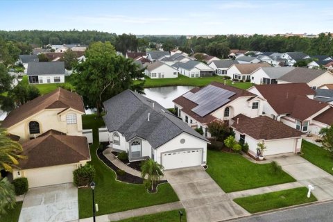 House in Orlando, Florida 3 bedrooms, 151.52 sq.m. № 1829586 - photo 3