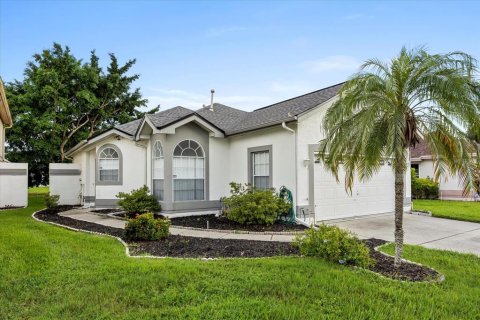 House in Orlando, Florida 3 bedrooms, 151.52 sq.m. № 1829586 - photo 1