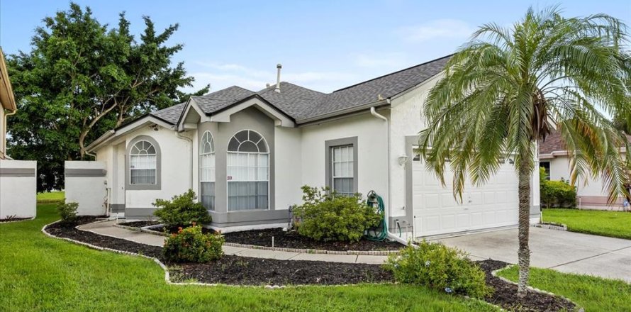 House in Orlando, Florida 3 bedrooms, 151.52 sq.m. № 1829586