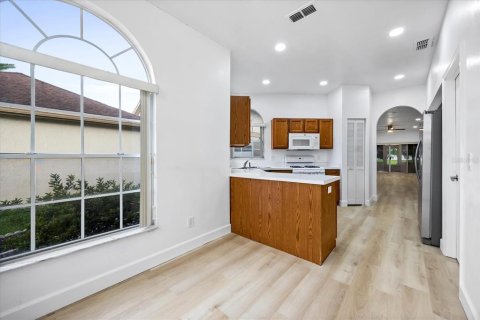 House in Orlando, Florida 3 bedrooms, 151.52 sq.m. № 1829586 - photo 23