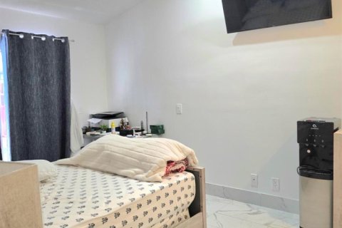 Townhouse in Palm Springs, Florida 2 bedrooms, 102.19 sq.m. № 2083644 - photo 21