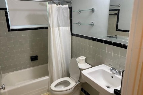 House in Orlando, Florida 2 bedrooms, 82.5 sq.m. № 1893979 - photo 6