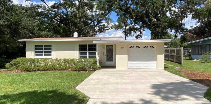 House in Orlando, Florida 2 bedrooms, 82.5 sq.m. № 1893979
