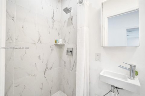 Casa en alquiler en Fort Lauderdale, Florida, 4 dormitorios, 164.62 m2 № 1819841 - foto 22