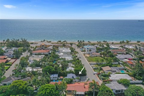 Casa en alquiler en Fort Lauderdale, Florida, 4 dormitorios, 164.62 m2 № 1819841 - foto 1