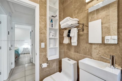 Casa en alquiler en Fort Lauderdale, Florida, 4 dormitorios, 164.62 m2 № 1819841 - foto 18