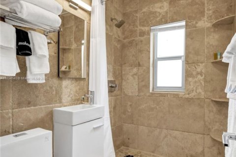 Casa en alquiler en Fort Lauderdale, Florida, 4 dormitorios, 164.62 m2 № 1819841 - foto 17