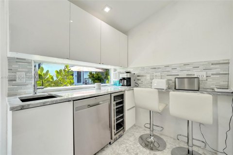 Casa en alquiler en Fort Lauderdale, Florida, 4 dormitorios, 164.62 m2 № 1819841 - foto 29