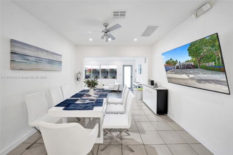 Casa en alquiler en Fort Lauderdale, Florida, 4 dormitorios, 164.62 m2 № 1819841 - foto 11