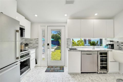 Casa en alquiler en Fort Lauderdale, Florida, 4 dormitorios, 164.62 m2 № 1819841 - foto 27