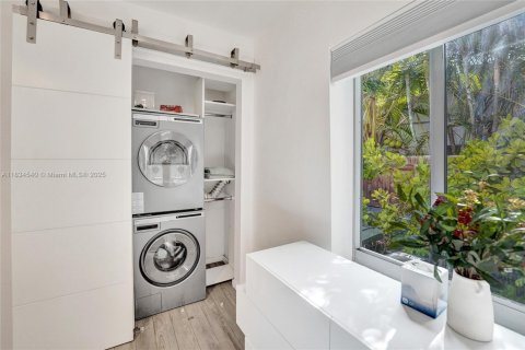 Casa en alquiler en Fort Lauderdale, Florida, 4 dormitorios, 164.62 m2 № 1819841 - foto 15