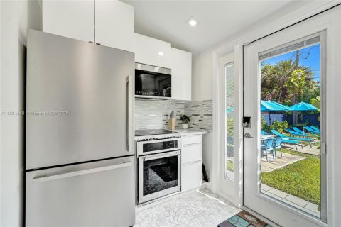 Casa en alquiler en Fort Lauderdale, Florida, 4 dormitorios, 164.62 m2 № 1819841 - foto 30