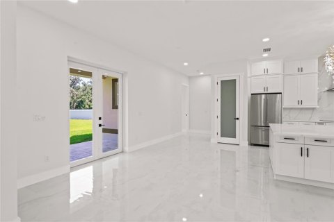 House in Dover, Florida 4 bedrooms, 313.45 sq.m. № 1826599 - photo 22