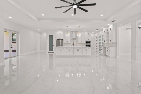 House in Dover, Florida 4 bedrooms, 313.45 sq.m. № 1826599 - photo 23