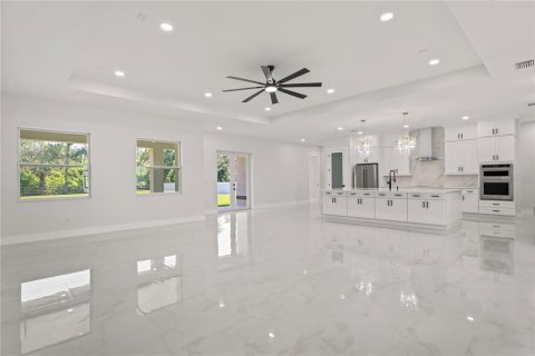 House in Dover, Florida 4 bedrooms, 313.45 sq.m. № 1826599 - photo 26