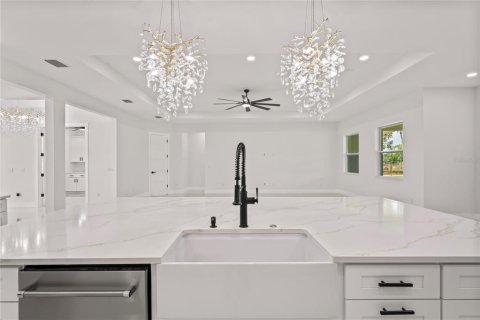 House in Dover, Florida 4 bedrooms, 313.45 sq.m. № 1826599 - photo 18